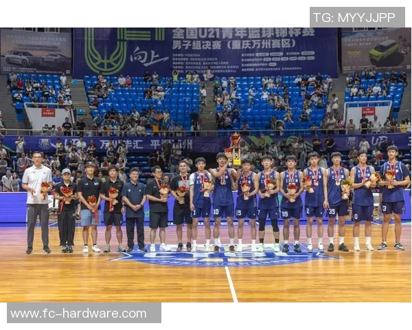 南京篮球队与重庆篮球队赛后复盘分析团队配合与战术执行的精彩瞬间 南京篮球队与重庆篮球队赛后复盘分析团队配合与战术执行的精彩瞬间